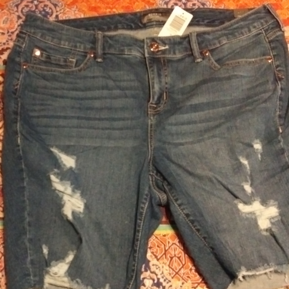 Nwt torrid Bermuda denim shorts